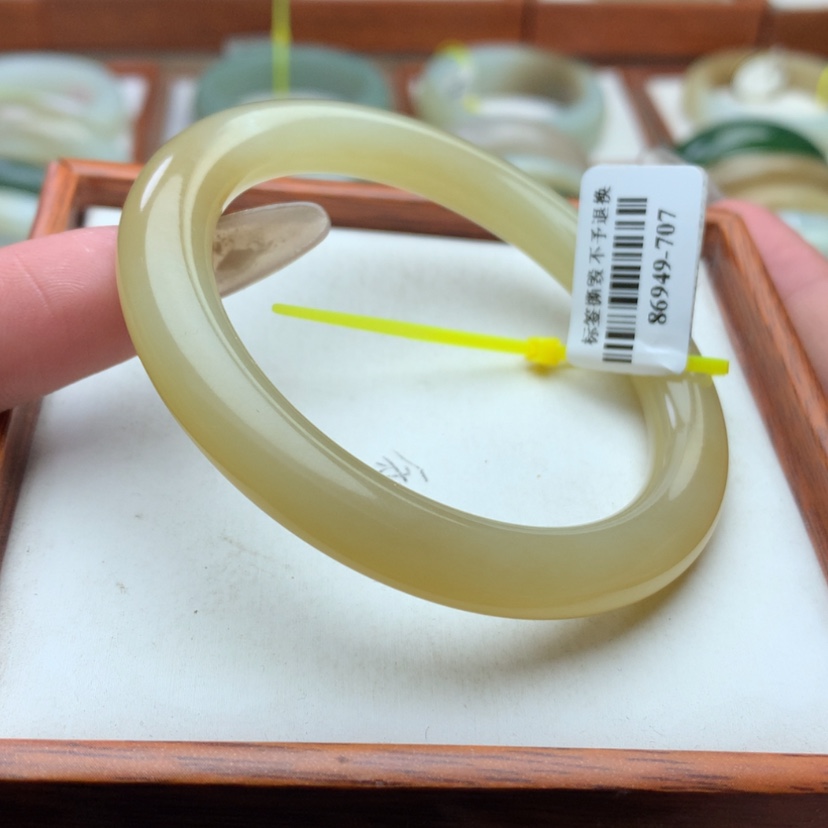 【闪购商品】和田玉手镯未镶嵌5455