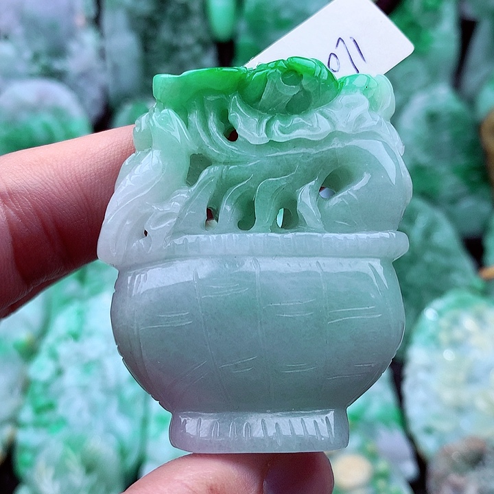 翡翠吊坠(不含链)未镶嵌