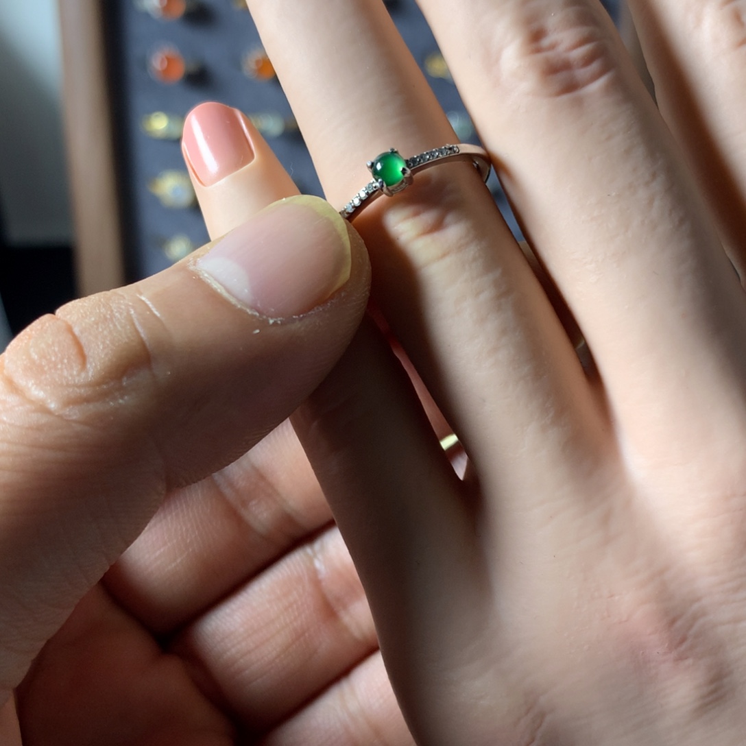 大***姐翡翠未镶嵌戒指846