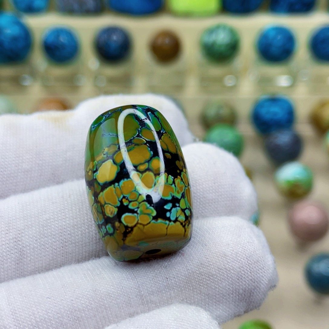 未镶嵌绿松石颈饰