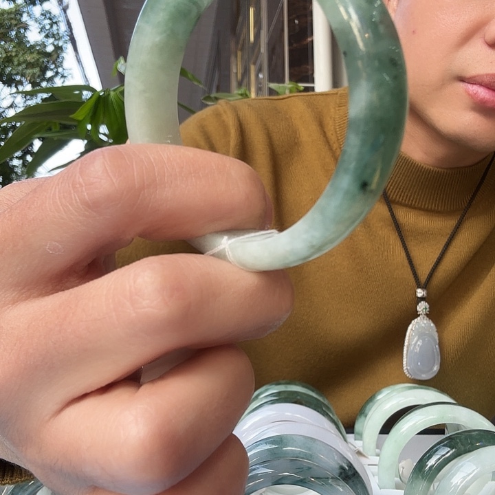 翡翠未镶嵌手镯翡翠