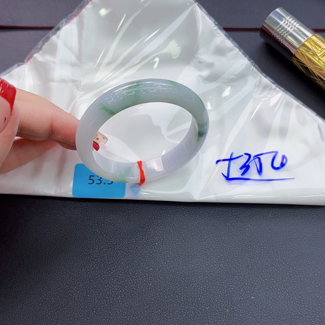 翡翠手镯未镶嵌手镯