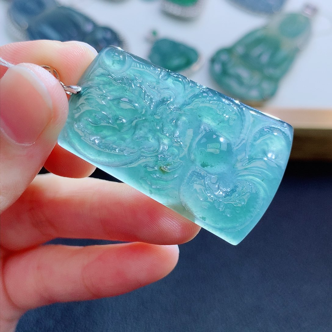 翡翠颈饰未镶嵌翡翠