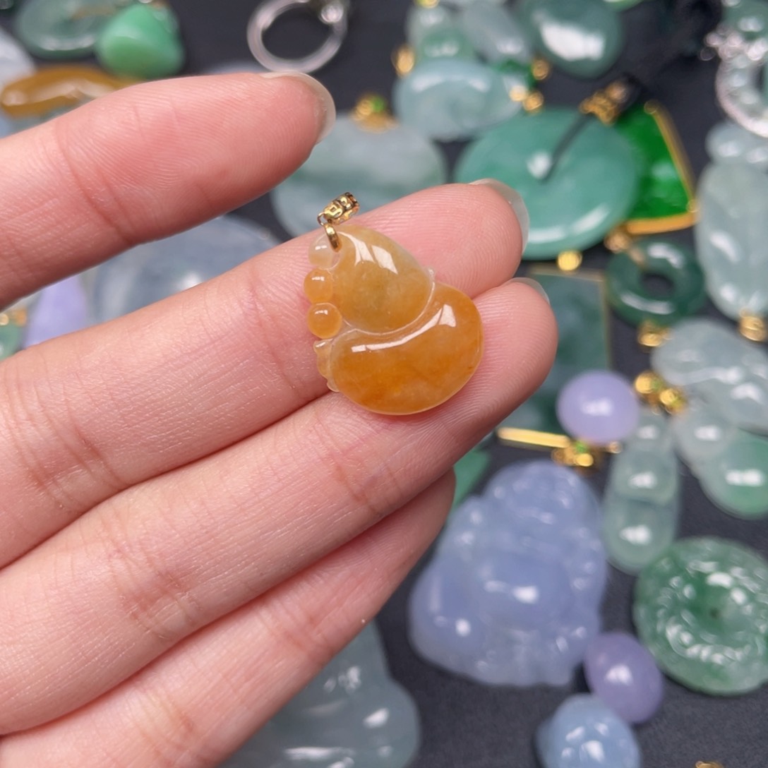 翡翠颈饰18K金镶嵌翡翠