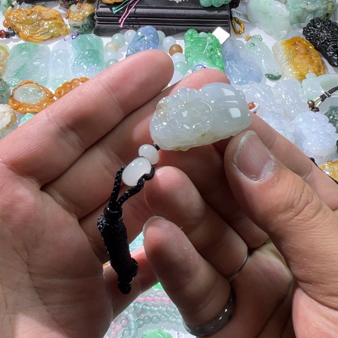 翡翠颈饰未镶嵌天然