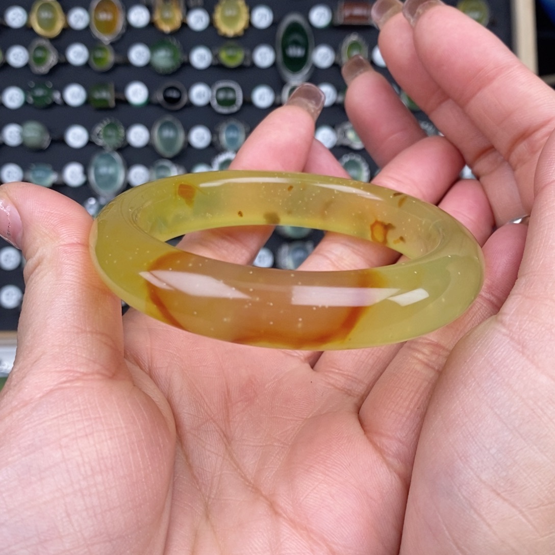 大***疆蛇纹石玉未镶嵌戒指