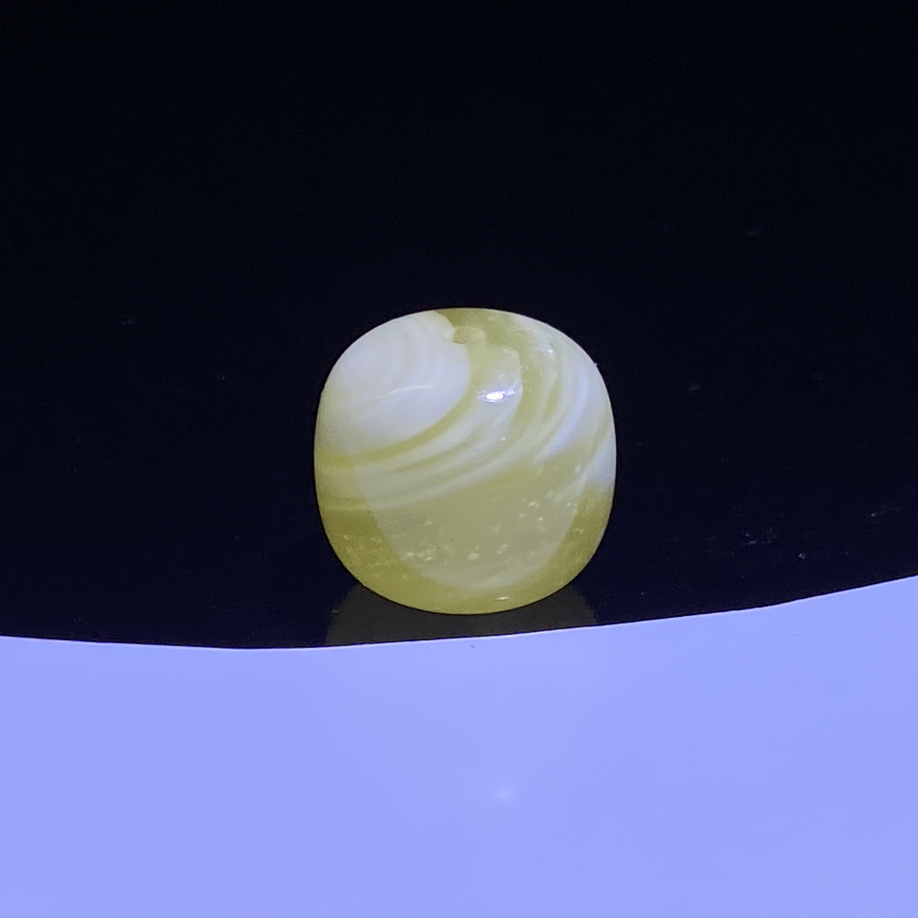 琥珀蜜蜡瓷白花拉丝妖老型单珠12.4mm带金沙