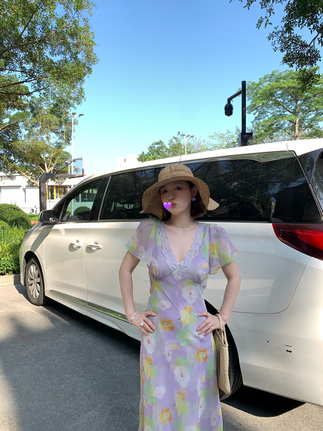 午后芭乐提V领碎花连衣裙