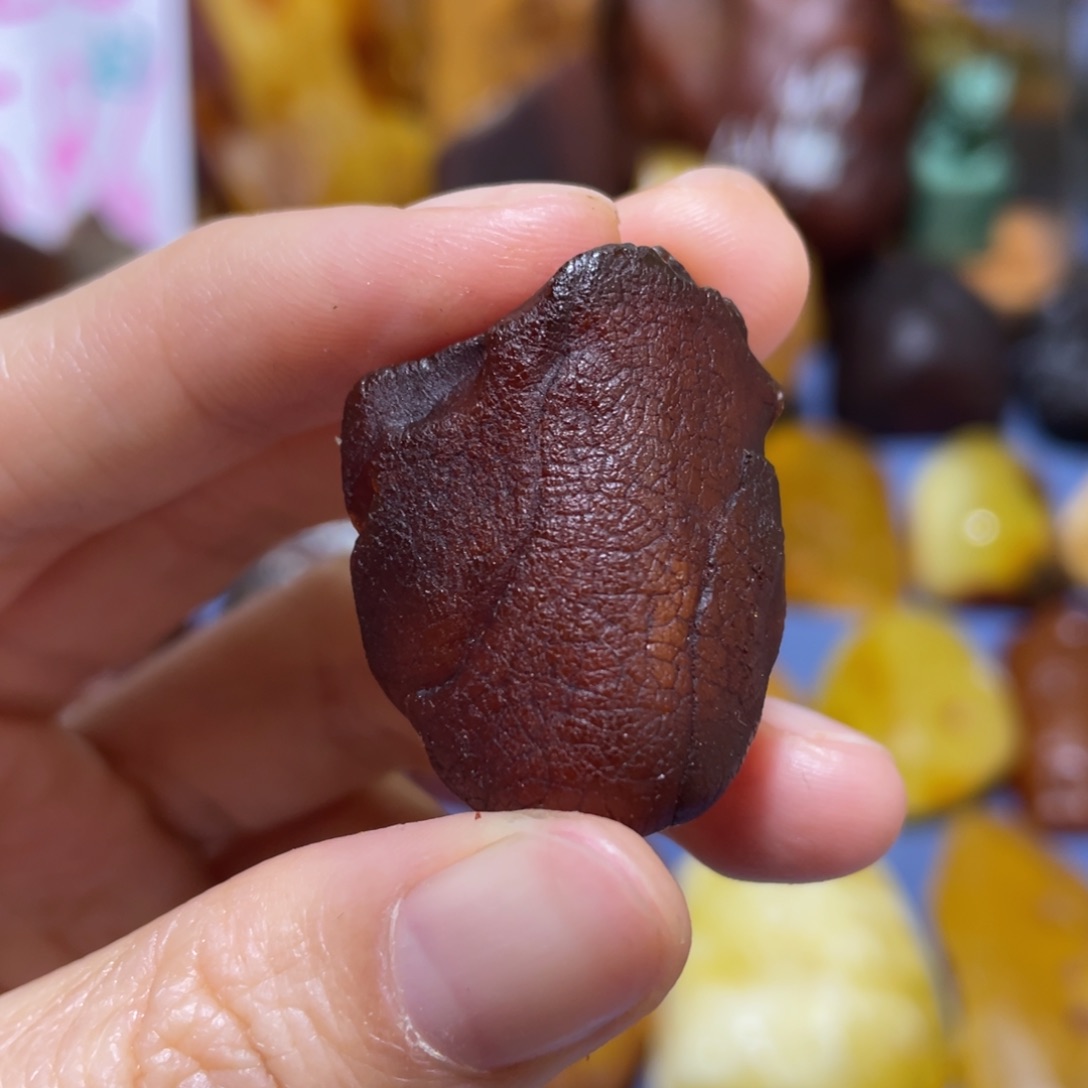 定制琥珀未镶嵌原石