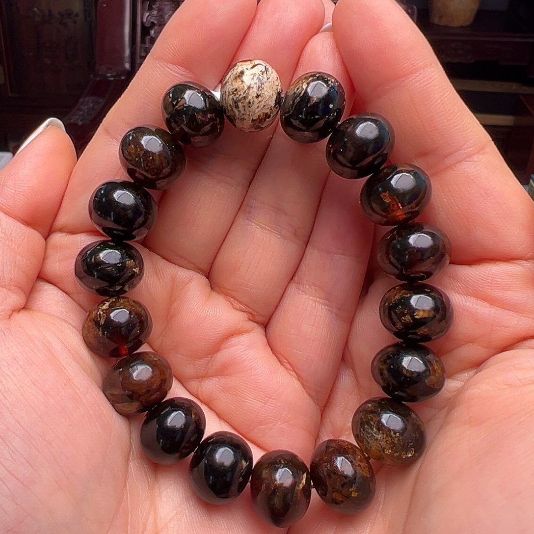 琥珀裸石未镶嵌抚顺琥珀10241。13m m