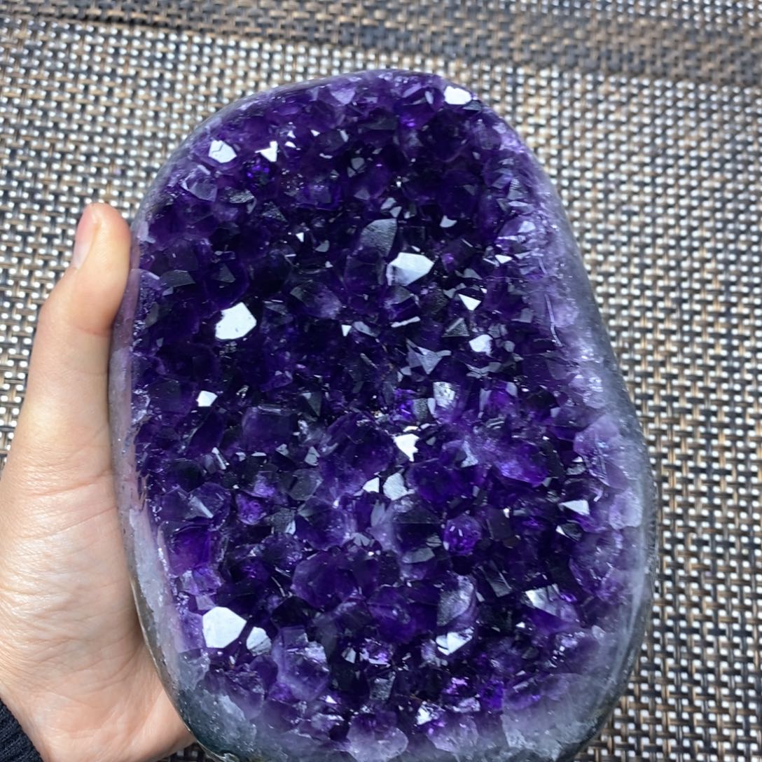 紫晶未镶嵌大型摆件（非配饰）