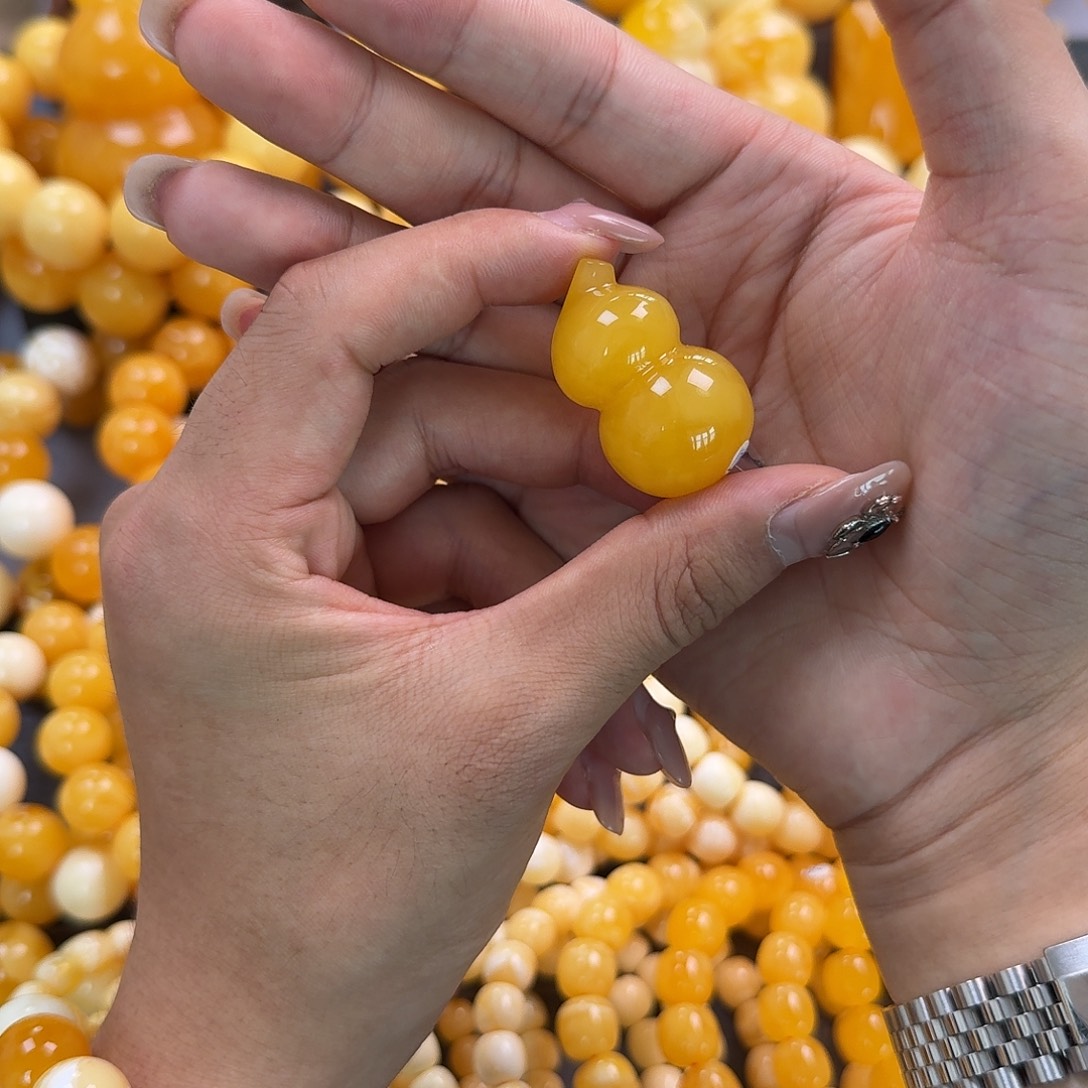 蜜蜡未镶嵌珠宝奇石