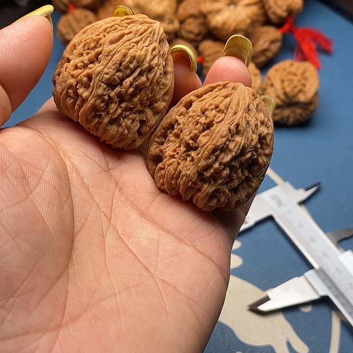 文玩核桃把件人**醒南疆