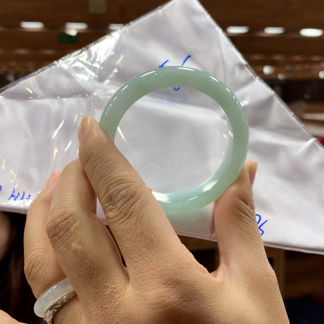 翡翠未镶嵌手镯福利