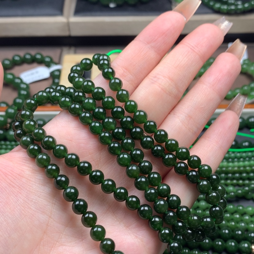 【闪购商品】和田玉（碧玉）颈饰未镶嵌6m菠菜绿