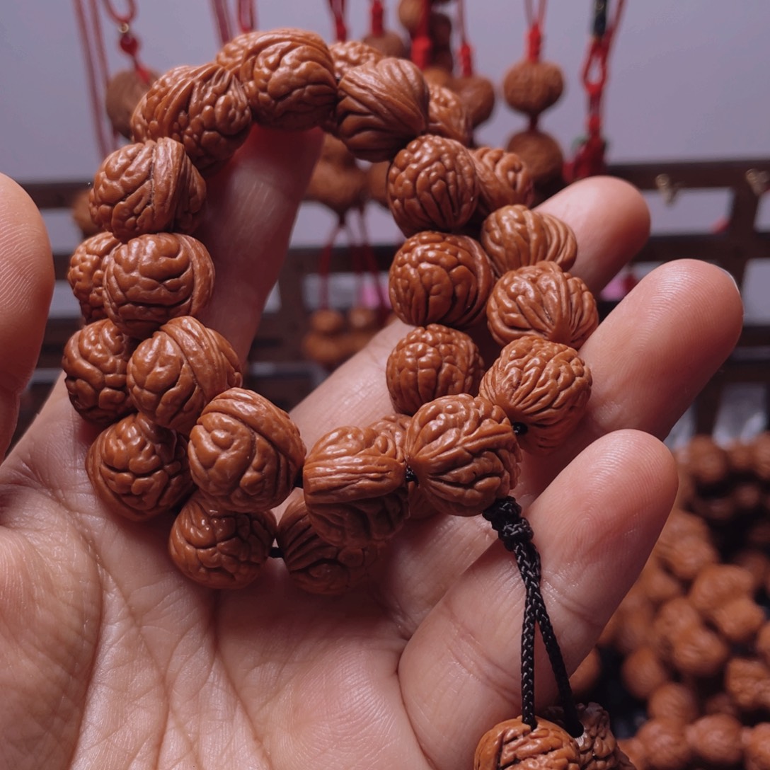 木质类龙纹桃枭手串