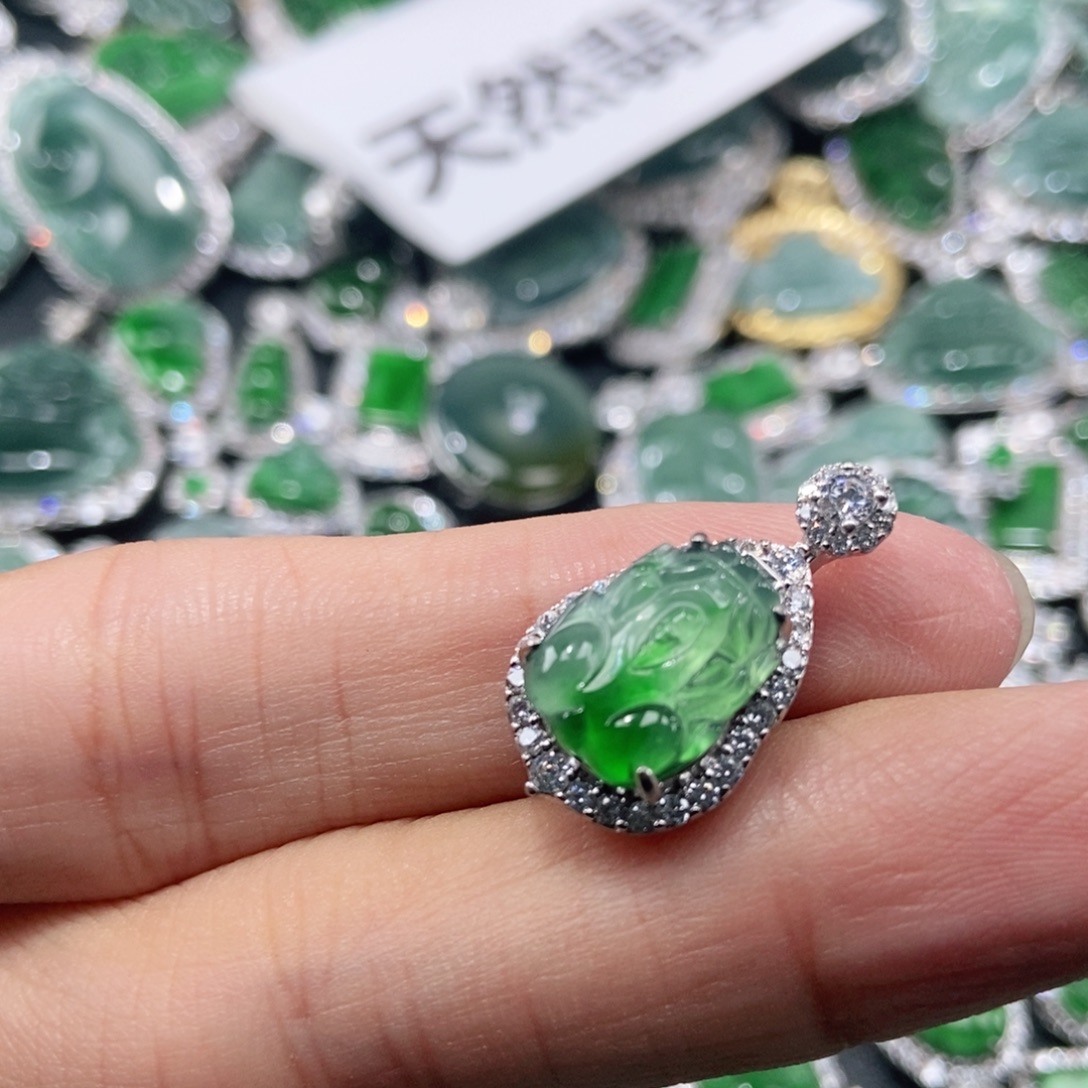 翡翠未镶嵌吊坠(不含链)