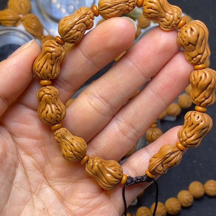 清****桃核吊坠秦岭龙纹桃核17