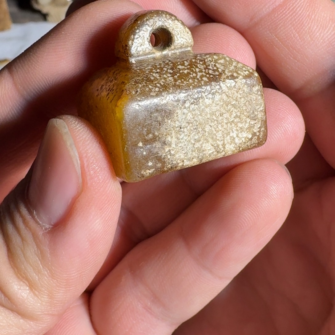 和田玉（糖玉）未镶嵌挂件