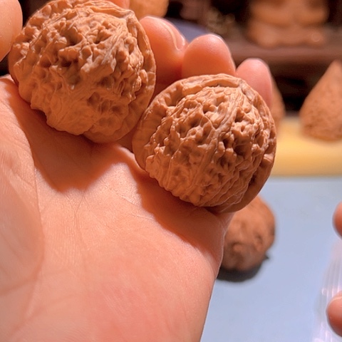 文玩核桃把件三角白38