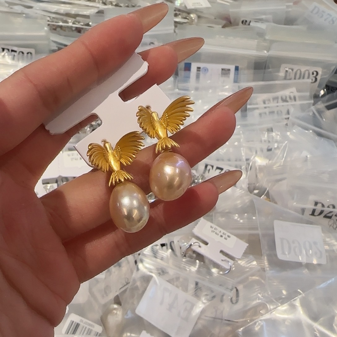 淡水珍珠耳饰合金