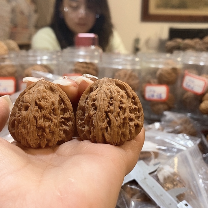 文玩核桃吊坠37红宝石