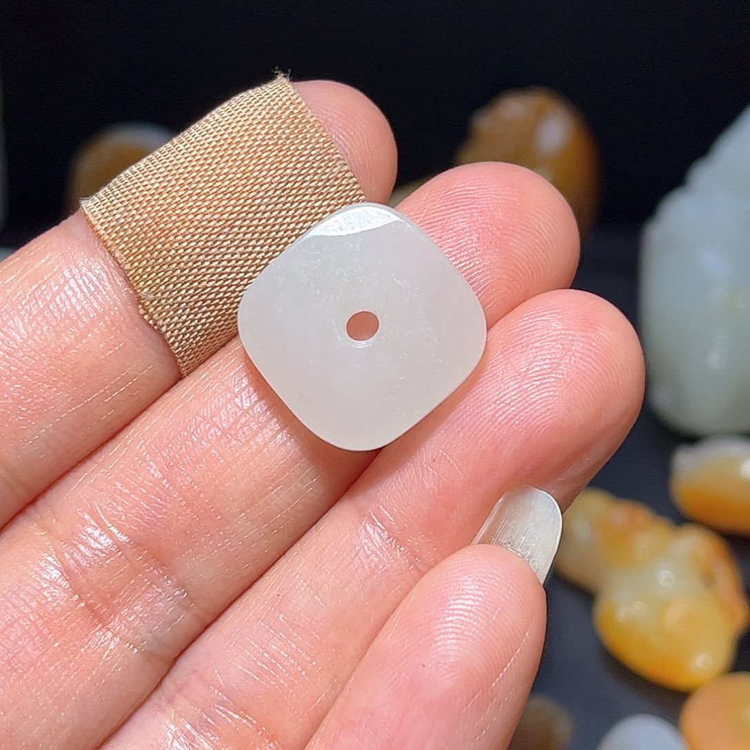 和田玉挂件未镶嵌