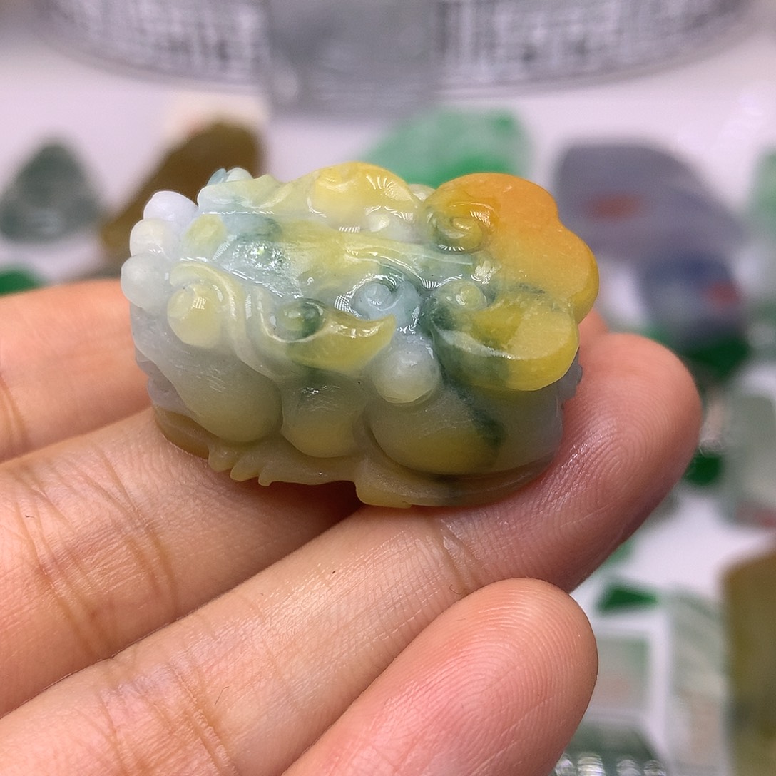 渔***余定制翡翠未镶嵌天然翡翠定制