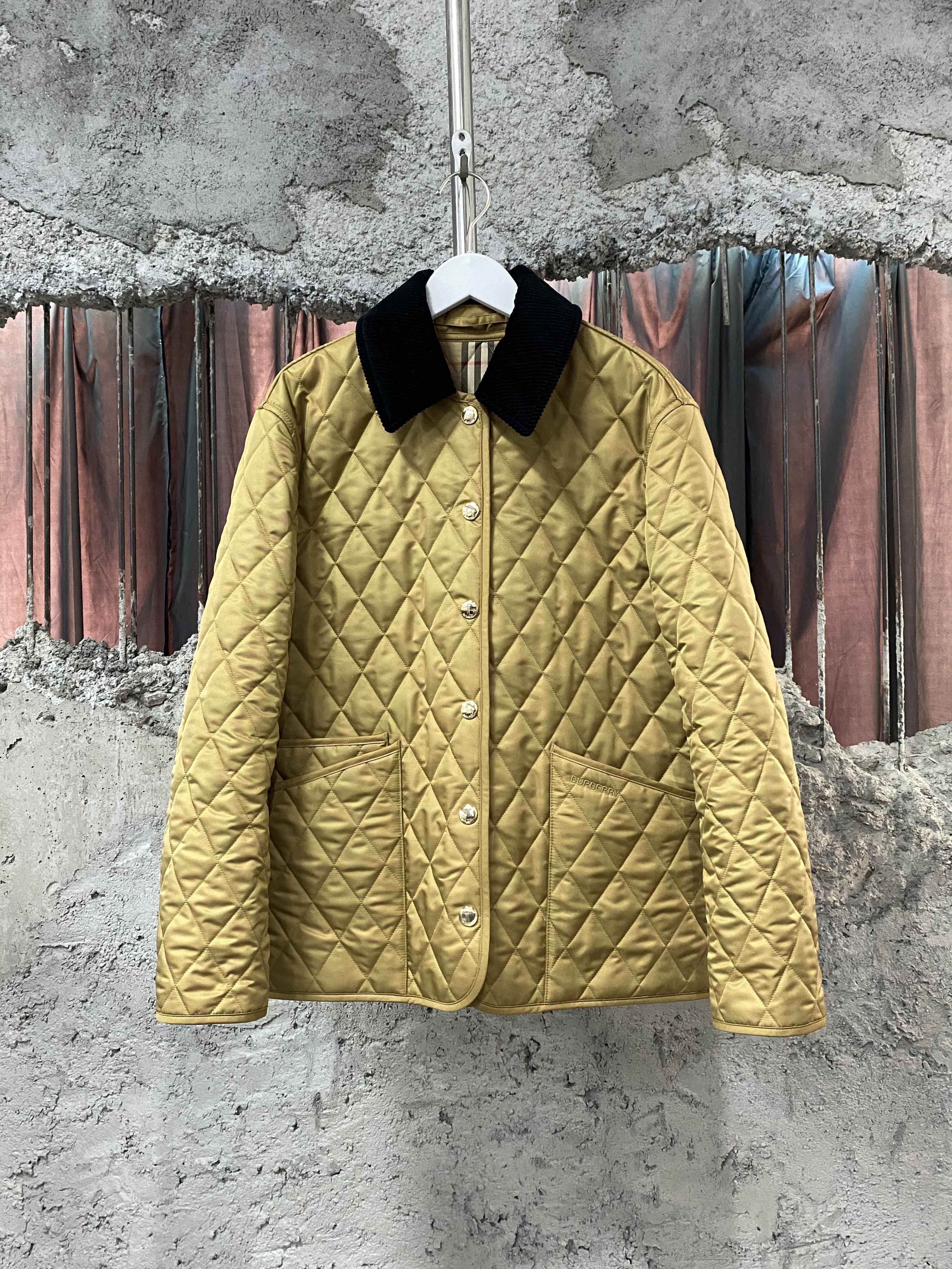 99新 BURBERRY/博柏利 菱格棉服夹克外套/s码 简约百搭时尚潮流