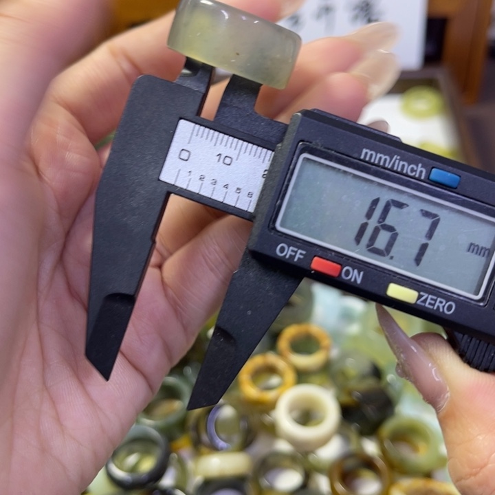 蛇纹石玉未镶嵌戒指96