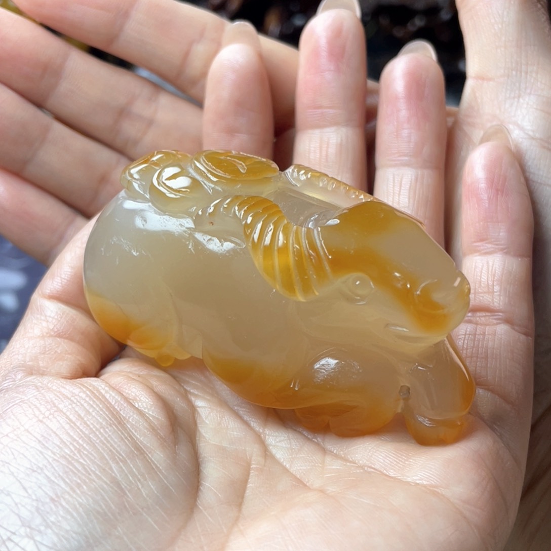 玛瑙/玉髓未镶嵌玛瑙稳**山