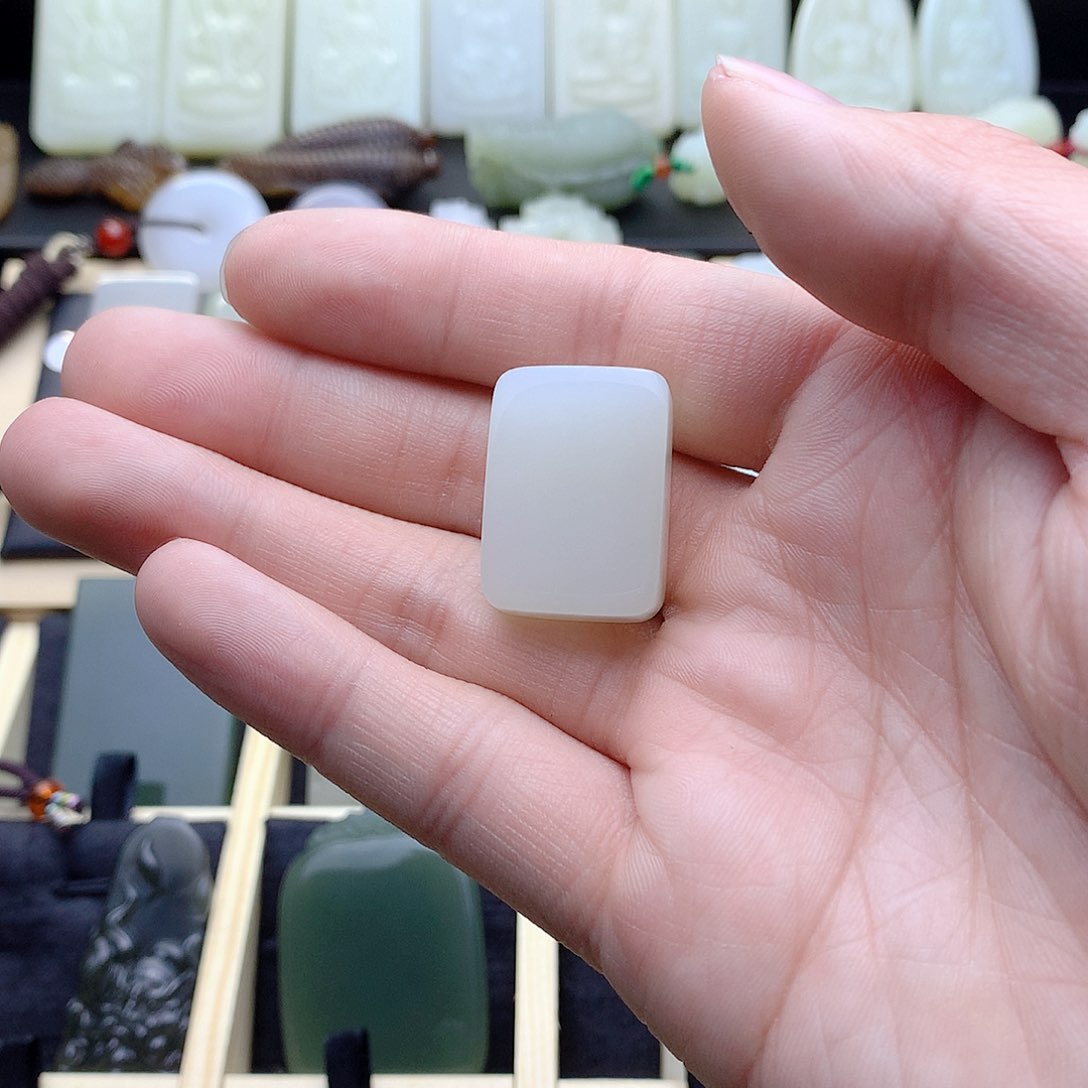 和田玉颈饰未镶嵌楚*