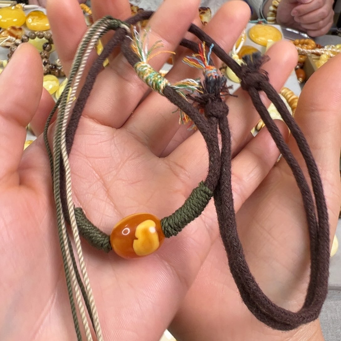 蜜蜡裸石未镶嵌蜜蜡