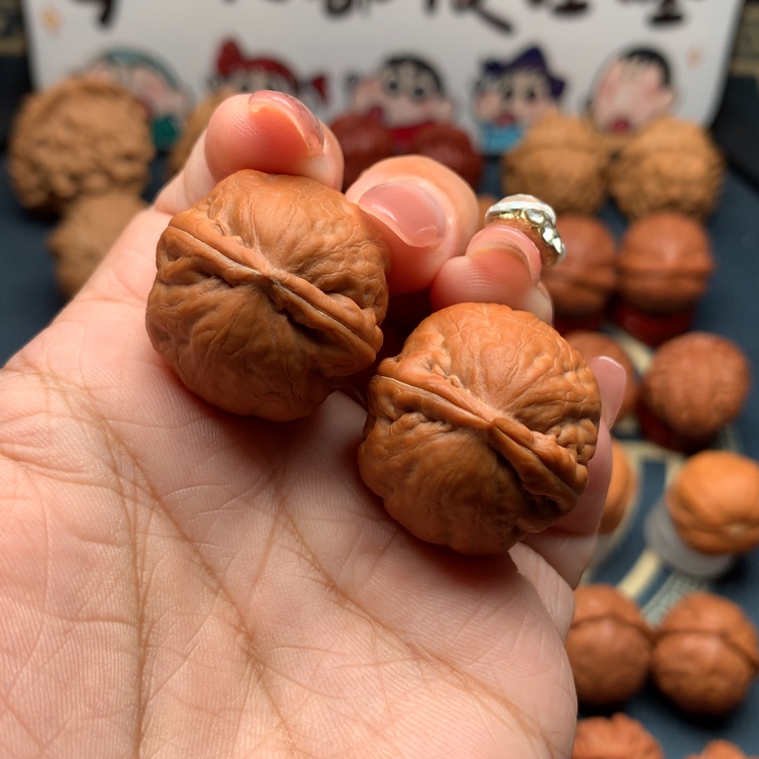 文玩核桃把件绣球