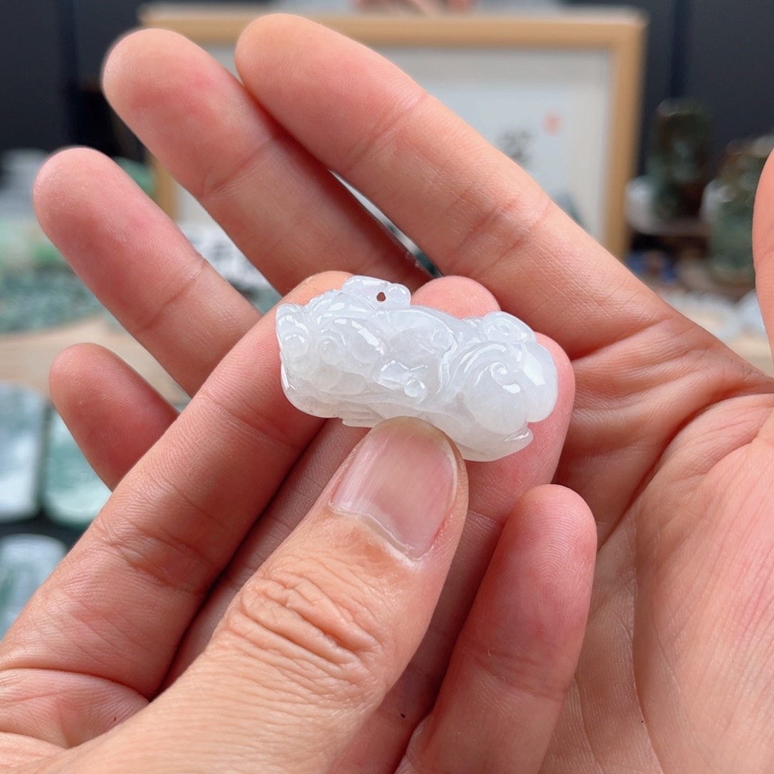 翡翠颈饰未镶嵌貔貅