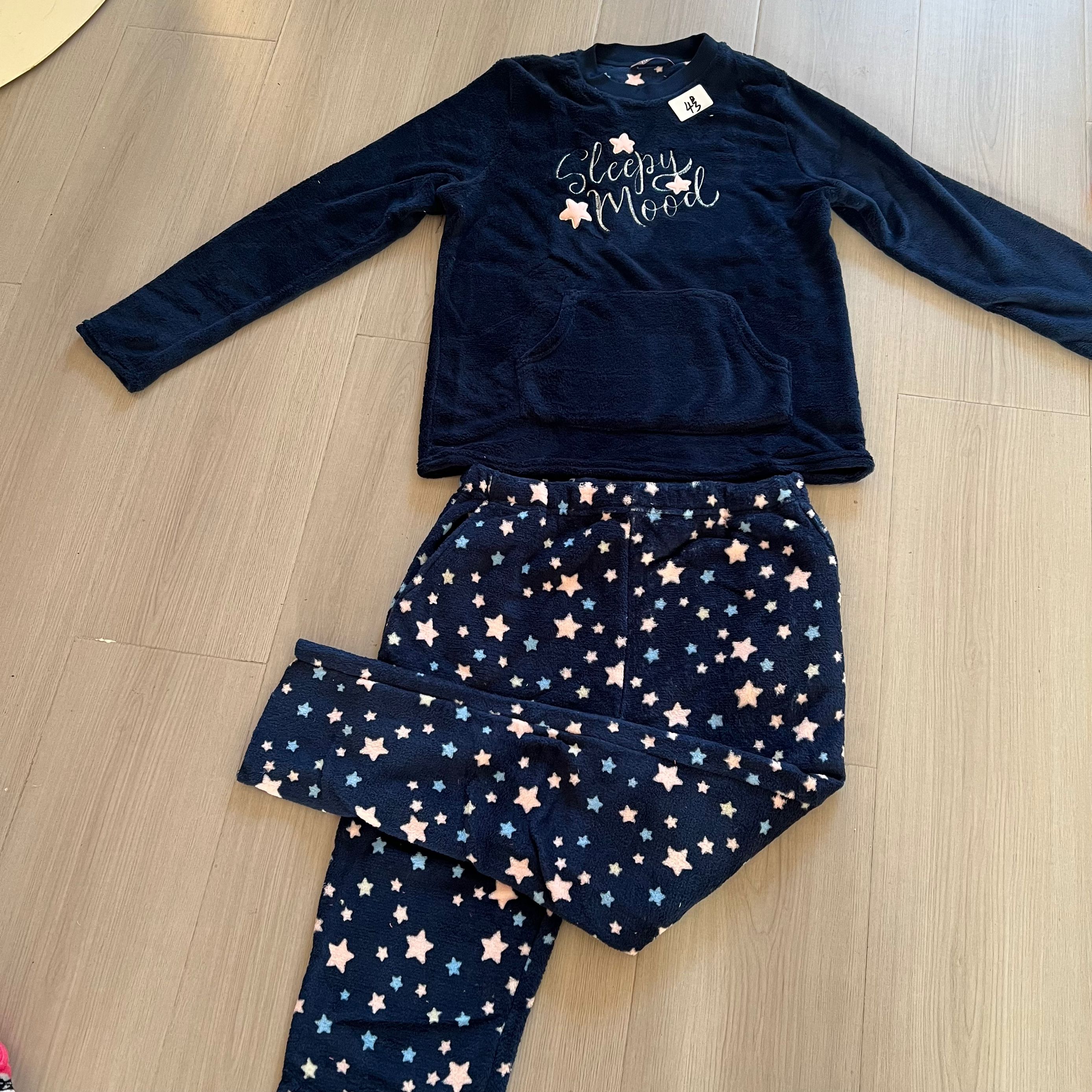 D419  宝宝绒家居服