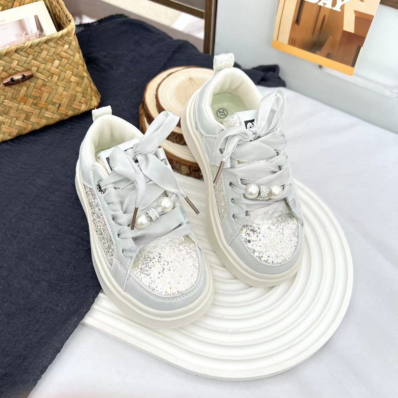 2025春季新款女童高级感百搭闪钻片休闲鞋X8510