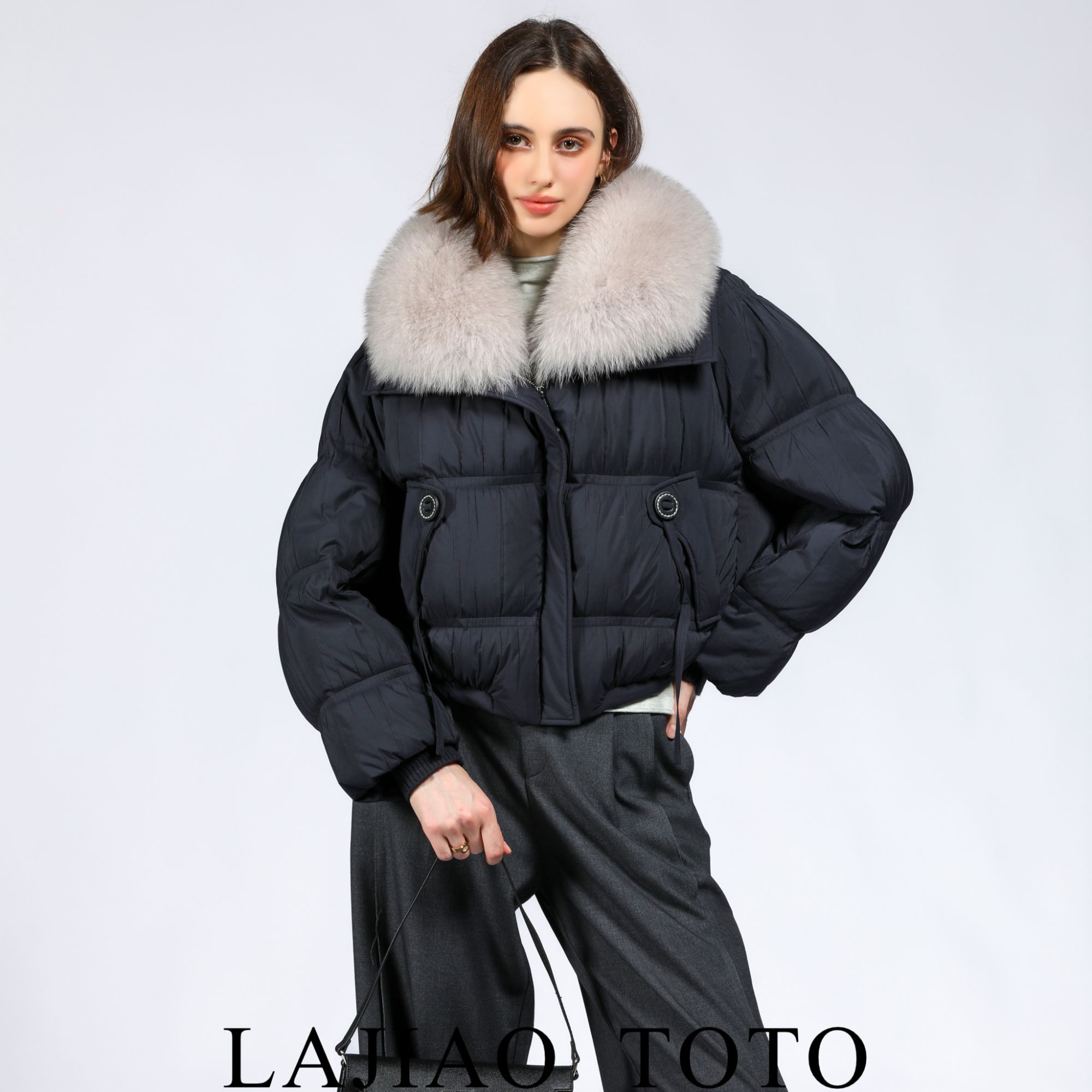 【敏洋纯】LAJIAO TOTO匈牙利白鹅绒狐狸毛领女士鹅绒服外套#85813