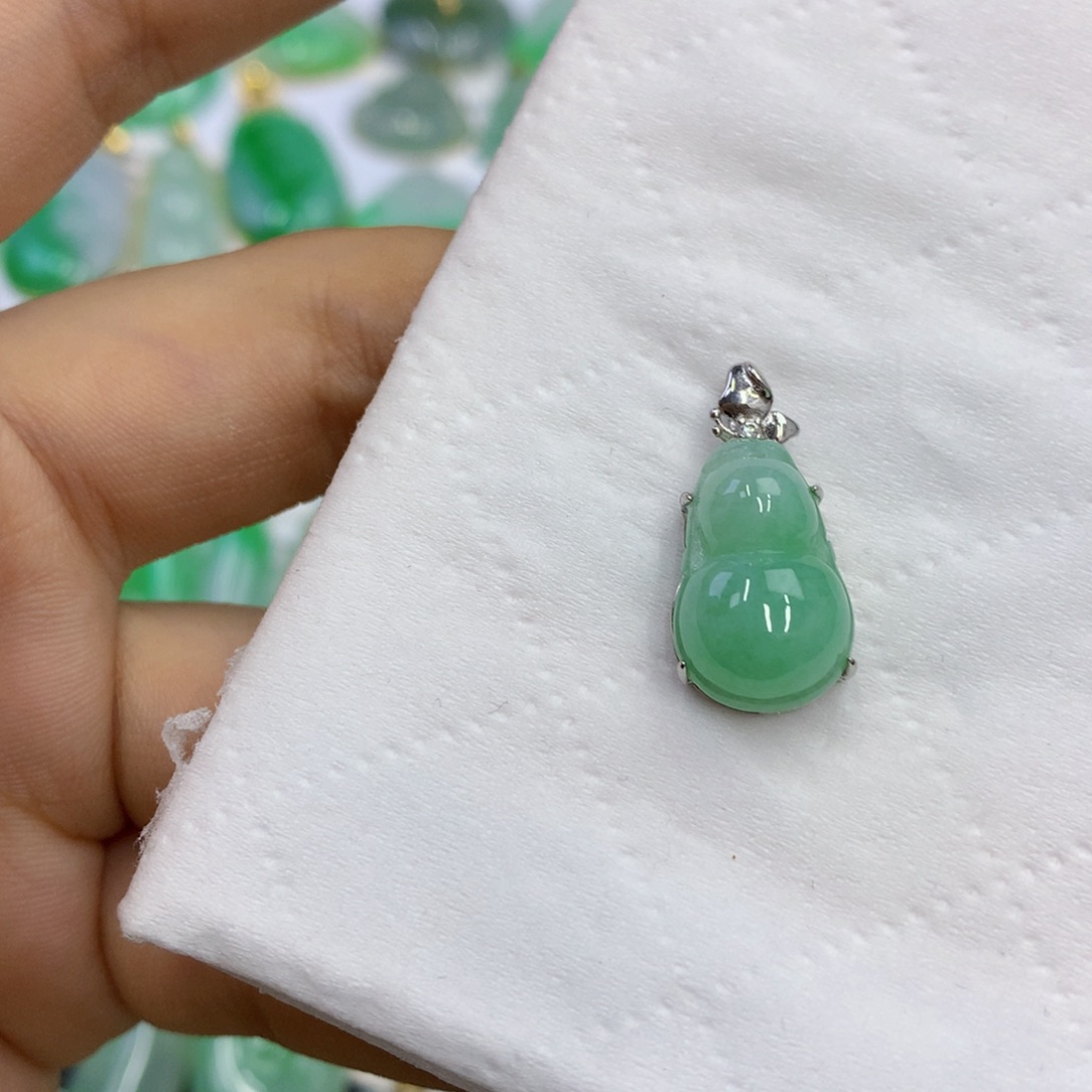 翡翠银S925镶嵌颈饰翡翠
