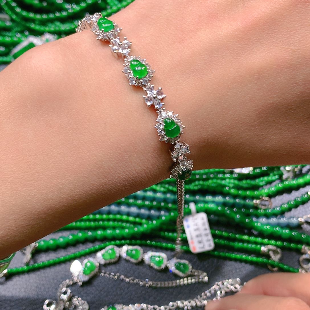 翡翠手串未镶嵌天然翡翠