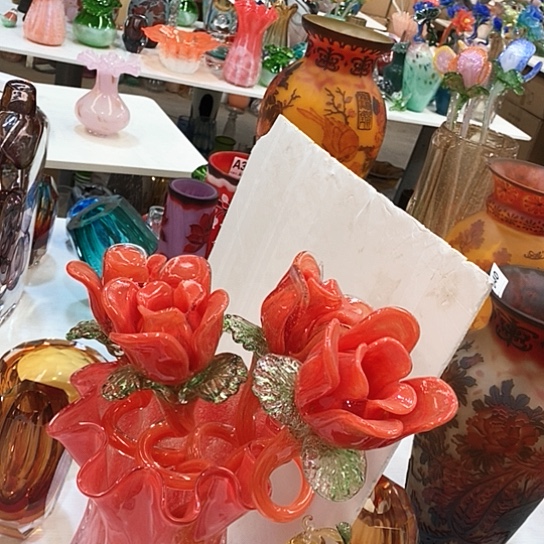 琉璃花瓶高45厘米宽9厘米