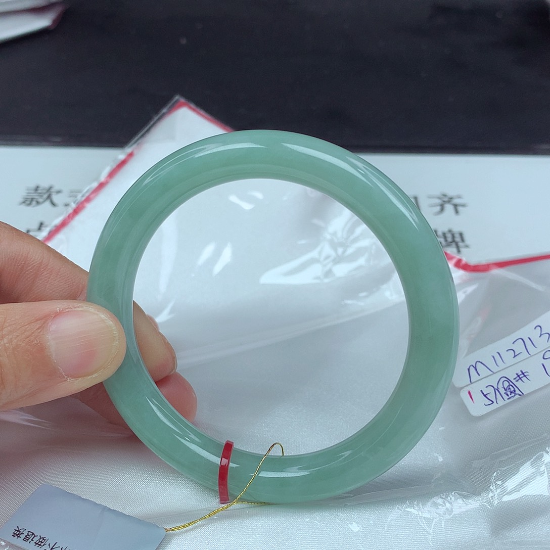 翡翠手镯未镶嵌57圈2713