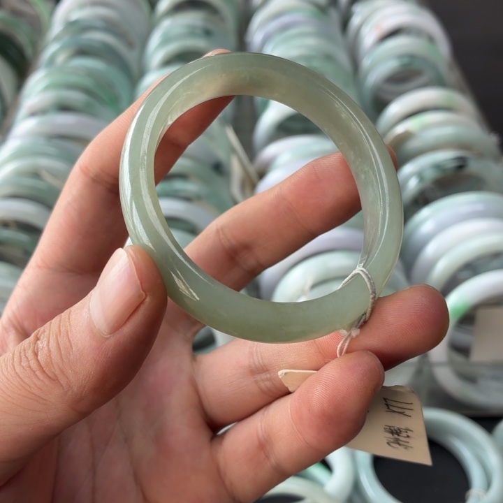 翡翠未镶嵌手镯翡翠手镯