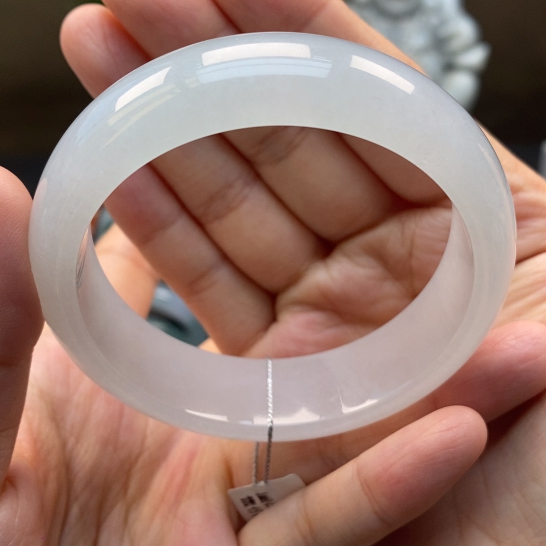 翡翠手镯未镶嵌天然