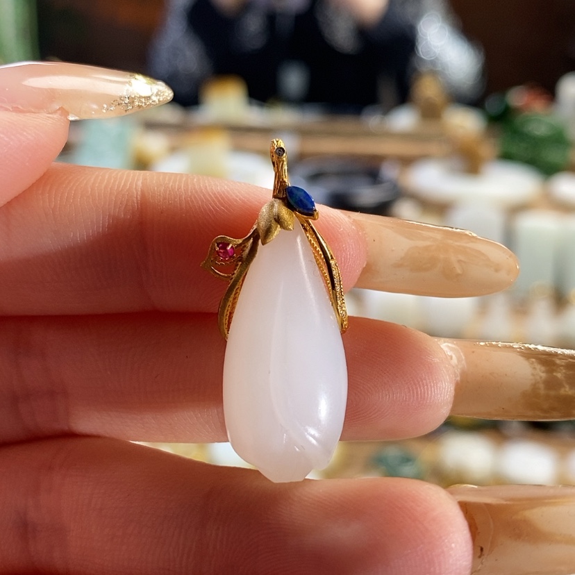 【闪购商品】和田玉吊坠18K金镶嵌