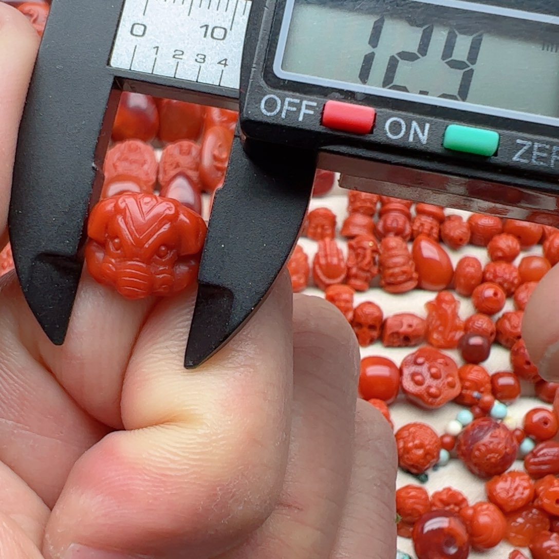 南红玛瑙配饰未镶嵌