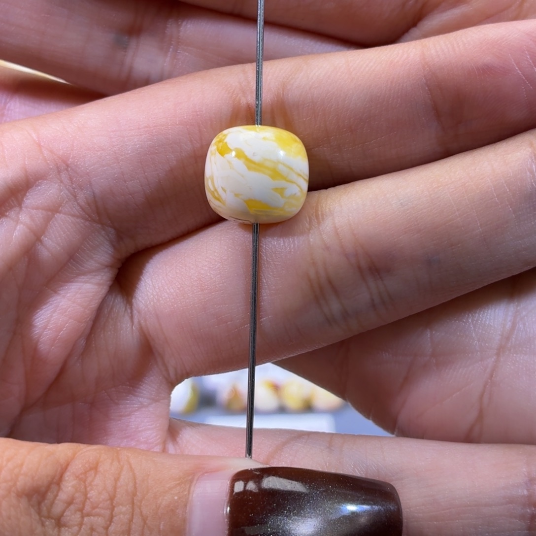 笑***佛琥珀未镶嵌裸石天然蜜蜡