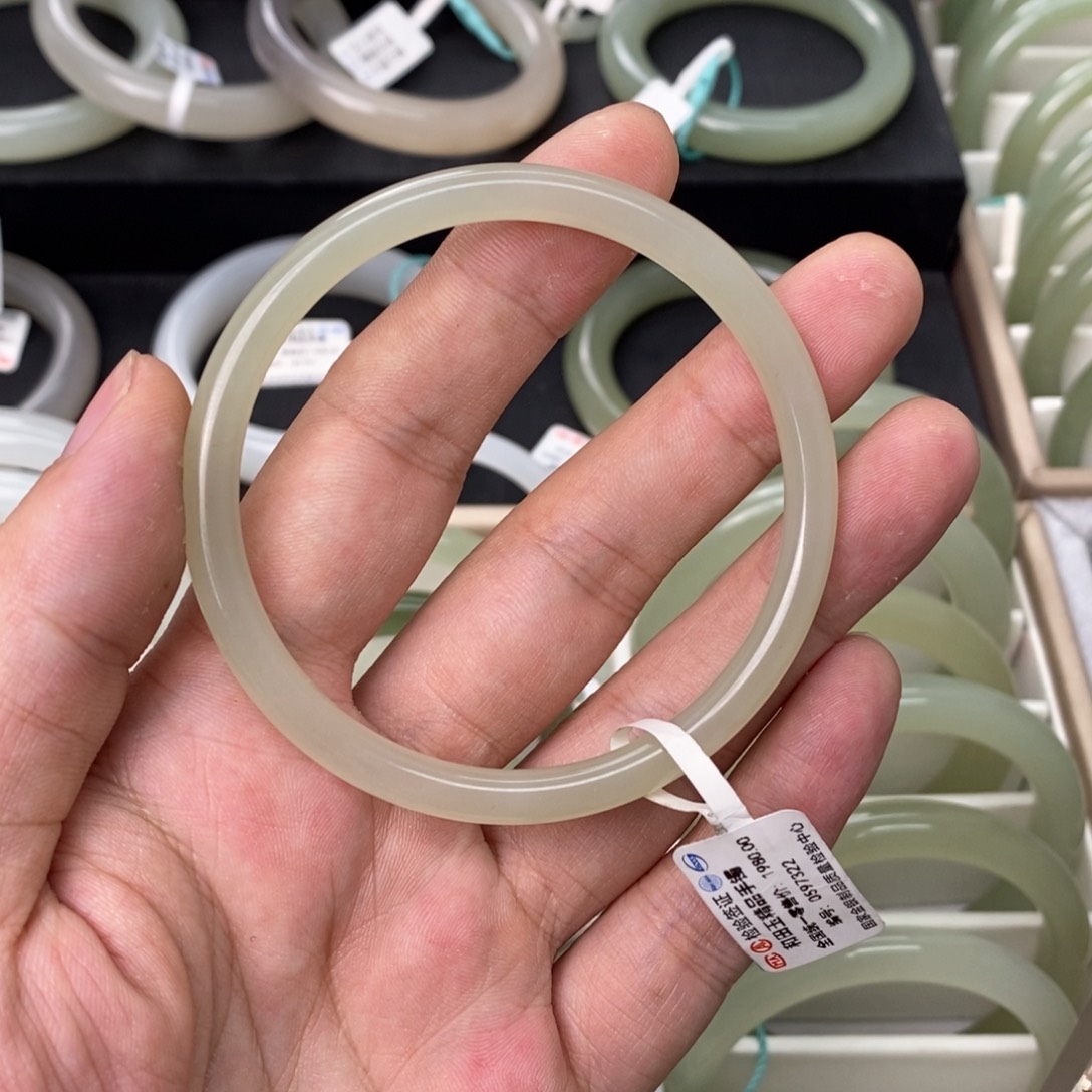 和田玉手镯未镶嵌5758