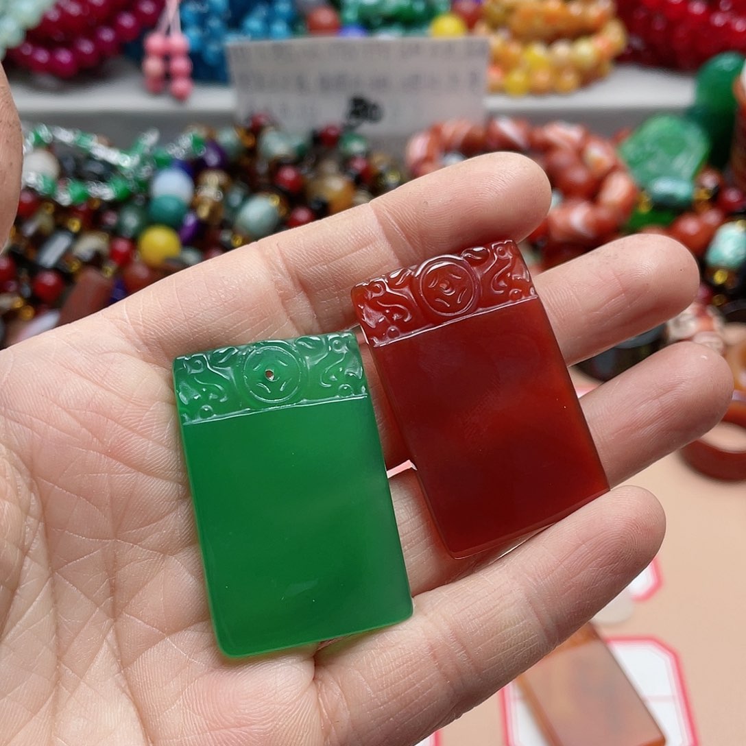 玛瑙/玉髓颈饰合金温*?