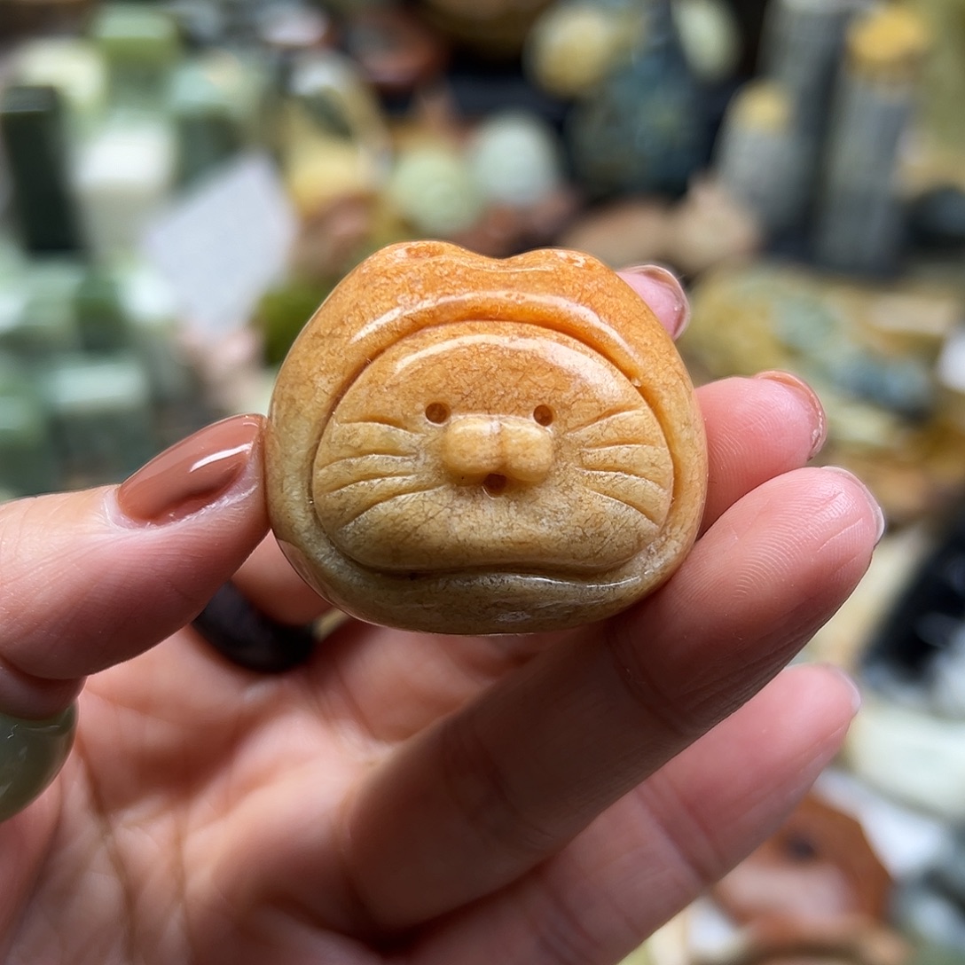 岫玉未镶嵌颈饰辽阳料猫